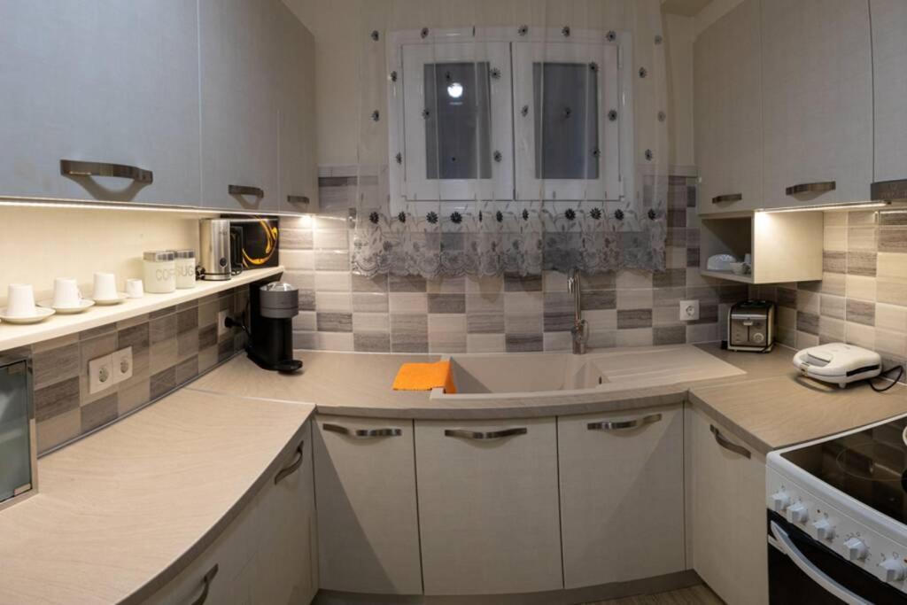D3 Central Stylish Apartment Волос Экстерьер фото